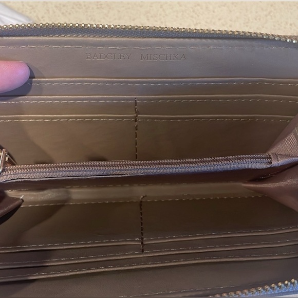 NWOT Bagley Mischka Taupe Long Wallet msrp $55 - Picture 7 of 8